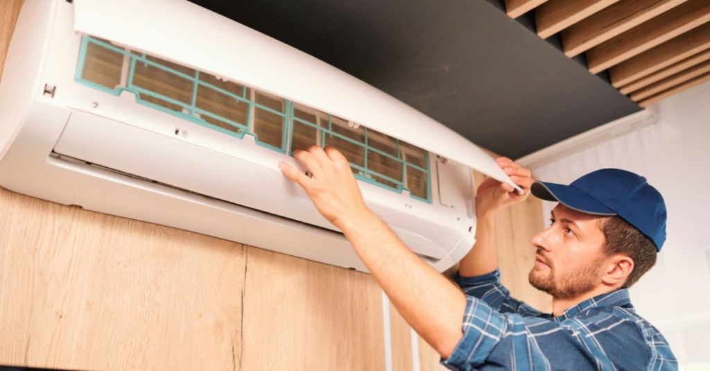 Opting for Air Conditioning Repair Service or Air Conditioning Replacement: Which Is Right for You?